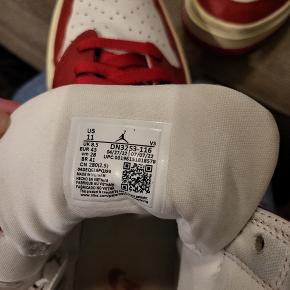 Air Jordan 1 Elevate High Varsity Red Size 11 - Picture 2 of 5
